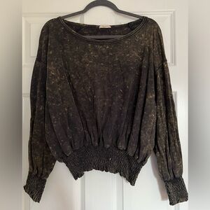 Oddy size Medium long sleeve top.